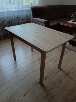 jídelní stůl - 3