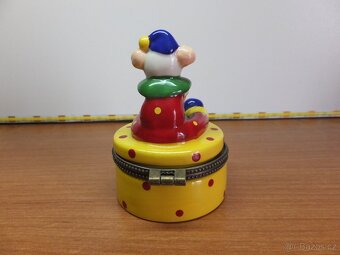 Starožitná kulatá porcelánová šperkovnice - klaun. - 3