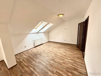 Pronájem 4kk, 1.patro, terasa, parkovací místo - 3