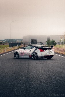 Nissan 370Z - 3