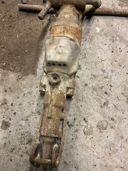 Pneumatická sbíječka – k renovaci / na ND - 3