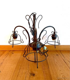 Starý kovaný lustr - 3