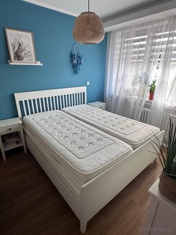 Kvalitní postel včetně roštů - 3