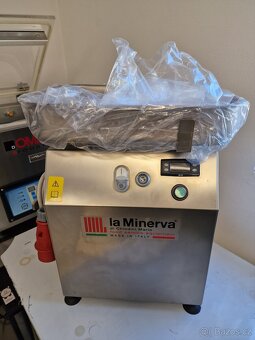 Chlazený mlýnek na maso Minerva EVO 22R - 3