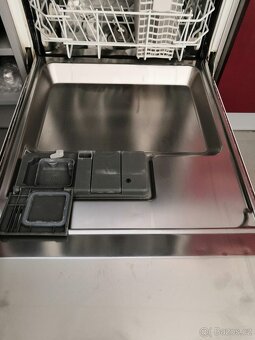 Myčka vestavná 45 cm Zanussi - 3
