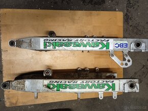 Kawasaki KX: Kyvky - 3