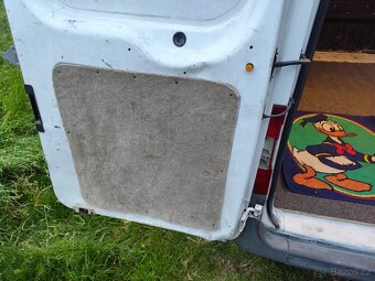 Obložení nákladového prostoru Ford transit - koberce - 3