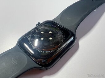 Apple Watch 8 45mm Temně inkoustový hliník - 3