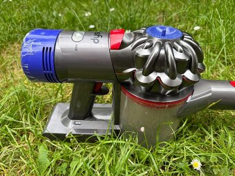 DYSON V8 - 3