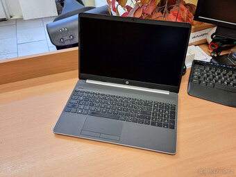 HP 250 G8 - Ryzen 5 12x4.0GHz, 8GB RAM, 512GB M2 SSD - 3