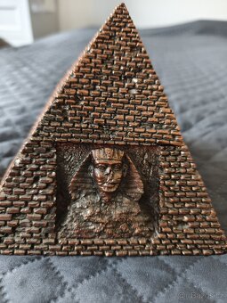 Soška pyramidy s úložným prostorem - 3