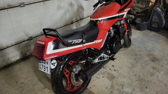 Honda CBX 750F - 3