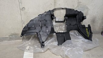 Kryt motorový prostor pod středem Lancer EVO 8/9 MR379950 - 3