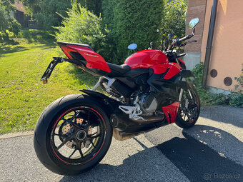 Ducati Streetfighter V2 - 3
