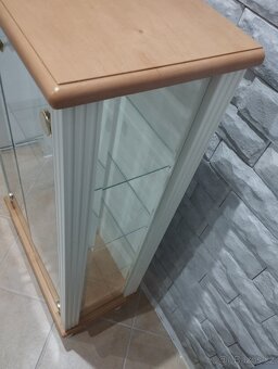 Vitrína - 3