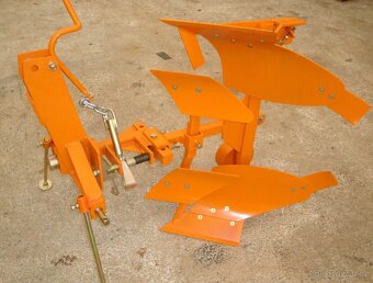 Obracak za traktor, pluh, jednoradličný - 3