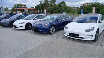 AUTOMECHANIK VOZŮ TESLA - 3