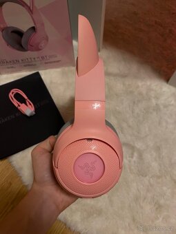 Razer Kraken Kitty V2 BT Quartz Edition Sluchátka - 3