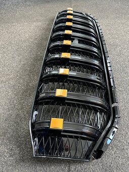 Hyundai SantaFe maska - 3