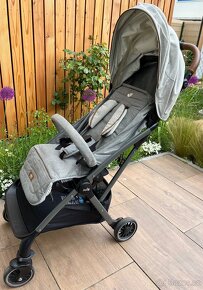 Lehoučký kočárek JOIE Tourist - 3