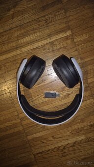 Sluchátka 3D Pulse a hry na PS4 (Konzole už prodaná) - 3