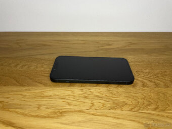 Apple iPhone 14 128GB Midnight - velmi pěkný, baterie 89% - 3