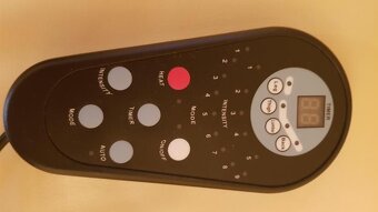 Kožené, elektrické masážní a polohovací křeslo - 3