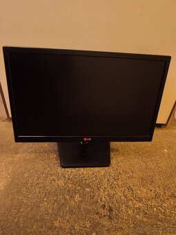 22" LCD monitory více kusů k dispozici - 3