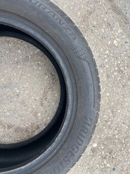 Pneu 215/55/17 - 3