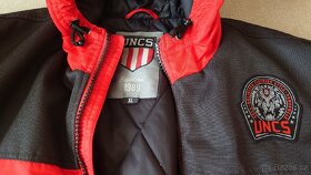 UNCS - Zimní bunda červená, velikost XL. TOP STAV  - 3