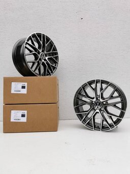 Škoda Kodiaq, Vw Passat alu kola 8x18 5x112 ET45 - 3