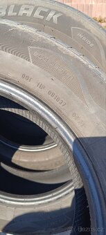 Pneu 215/60/16 94V - 3