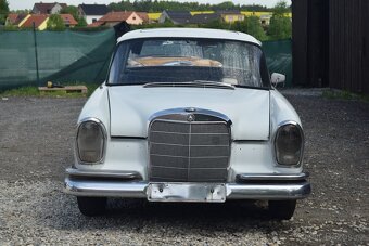 Mercedes-Benz W111 220b - 3