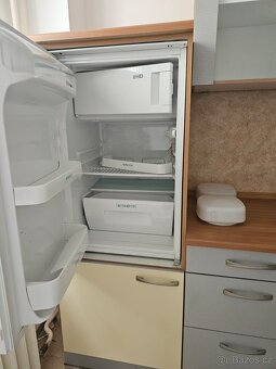 Malá kuchyňská linka vč. spotřebičů - 3