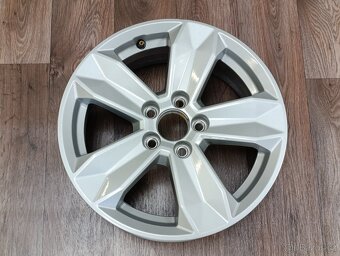 5x100 Audi A1 6Jx15 ET37 číslo dílu 82A601025 alu disky - 3
