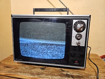 HITACHI F-14la retro TV japan. Solid state - 3