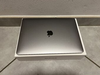Apple MacBook Air 13” Retina - 2020 - 3