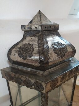 Prosklenná závěsná skříňka - 3