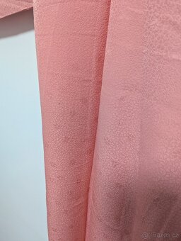Dámské růžové kimono iromuji s květy - 3