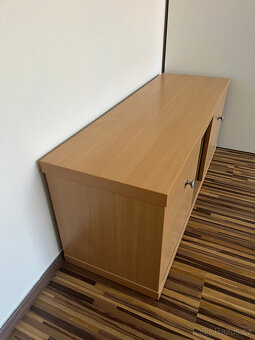 Nízky bytelný stolek, TV - 3