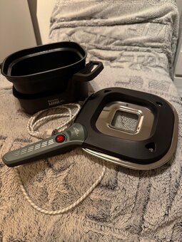 Elektrický pečící hrnec Eta - 3