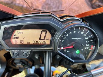 YAMAHA FZ1 - 3