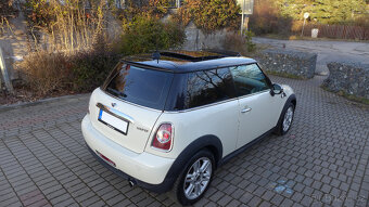 Mini Cooper 1.6i,90kW,PEPPER WHITE rok 2011/8. - 3