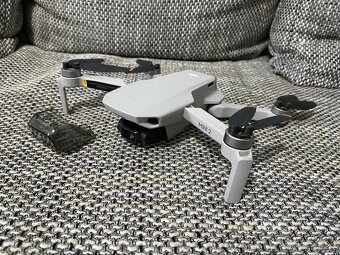 Dron DJI Mini 2 Fly More Combo 4K kamera + taška + 3D t - 3