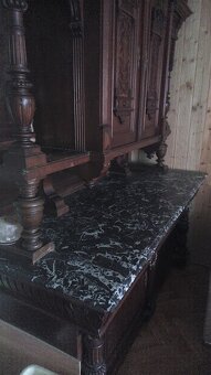 starožitný nábytek ze zámku ...příborník a zrcadlo se skřínk - 3