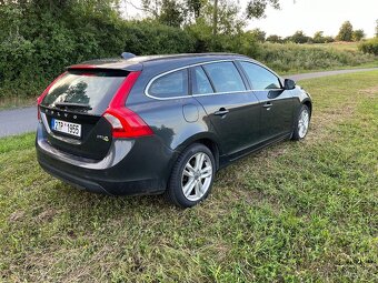 V 60 D2 84kW, kůže, city safety, satelitní navigace - 3