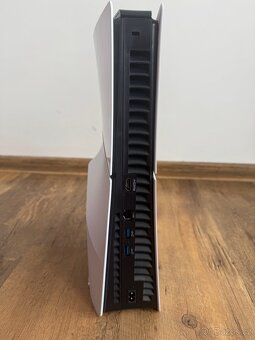 PlayStation 5 Slim s mechanikou - 3