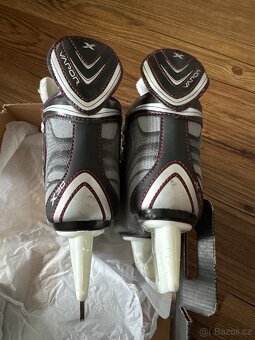 Brusle Bauer Vapor X30 YTH 11.0 - 3