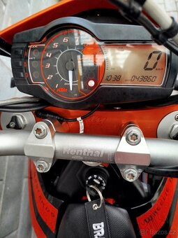 KTM 690 SMC R - 3