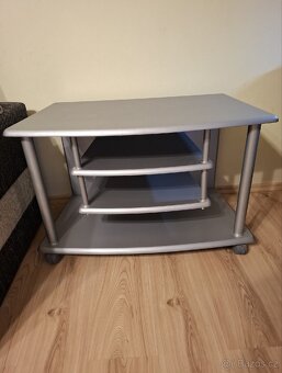 Televizní stolek - 3